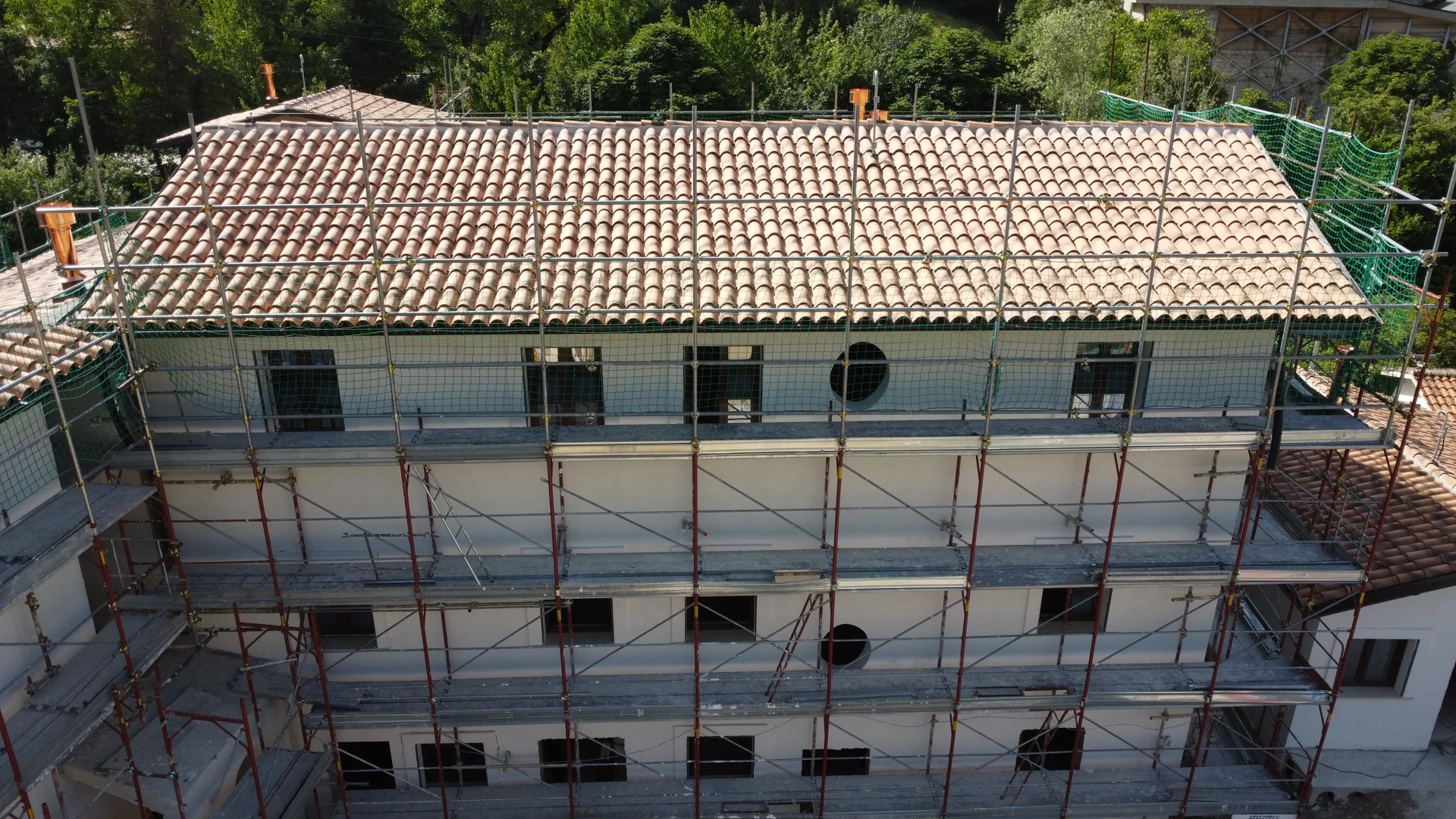 Vista aerea del cantiere e delle coperture